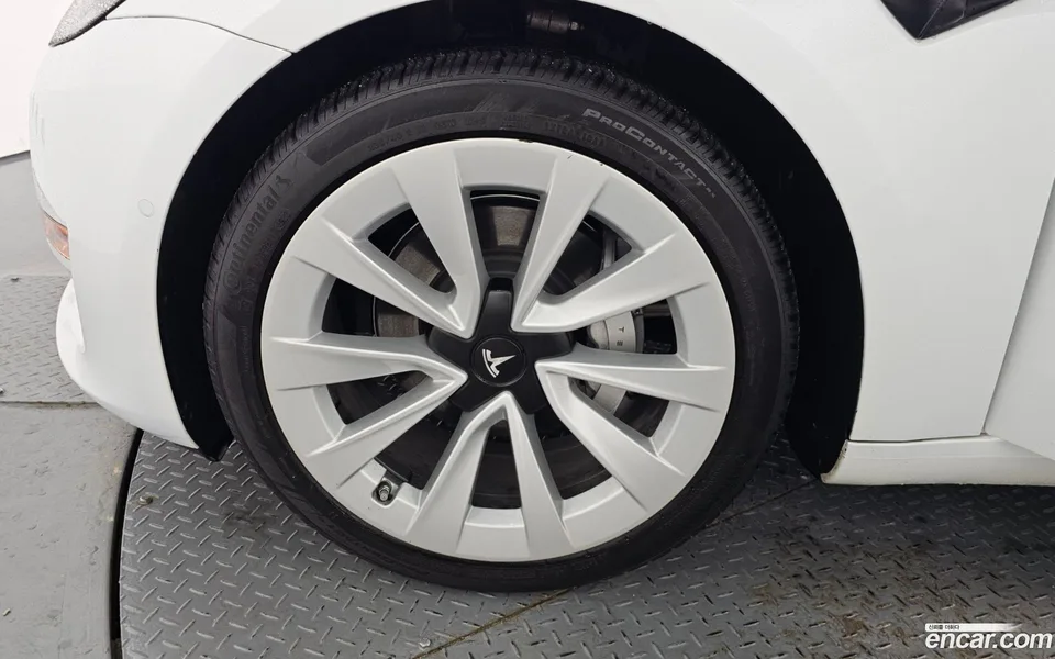 Tesla Model 3 AWD 2022 — миниатюра 2
