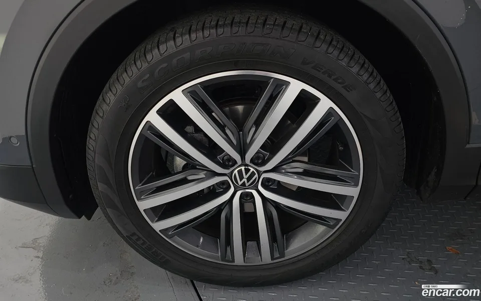 Volkswagen Tiguan 2.0 TDI 2022 — миниатюра 2