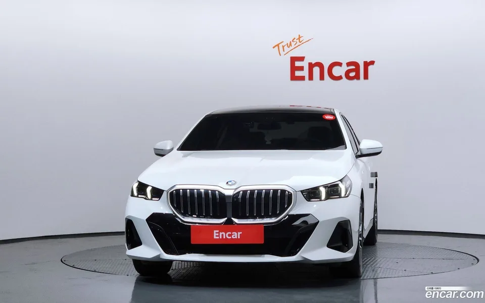 BMW 5 Series 520i M 2025 — миниатюра 3