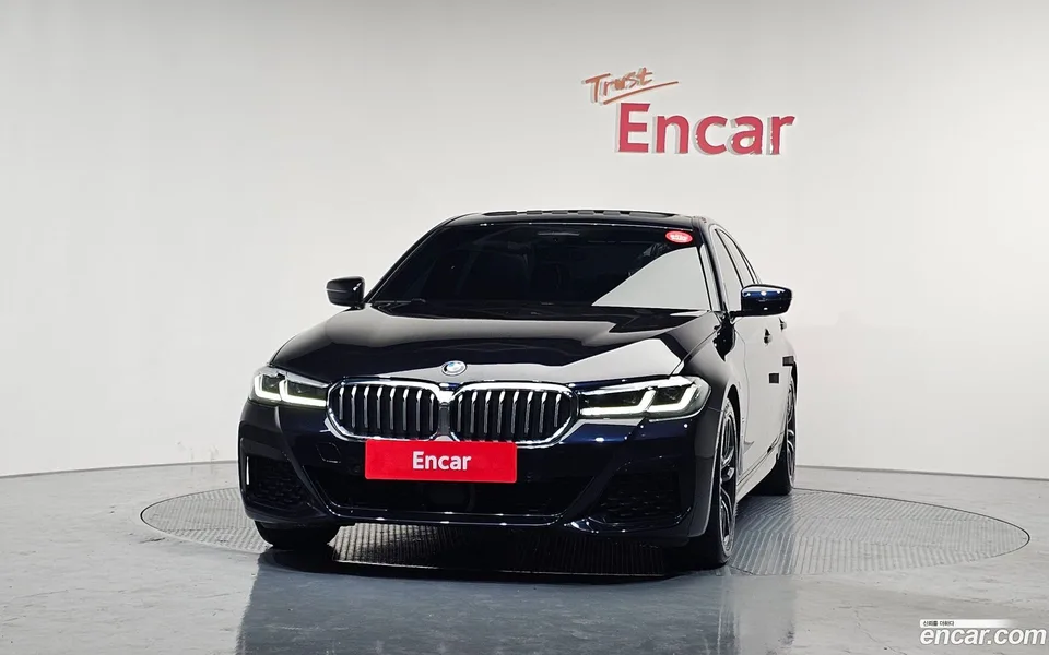 BMW 5 Series 520i M 2022 — миниатюра 3