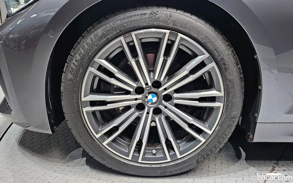 BMW 3 Series 320i M 2022 — миниатюра 2