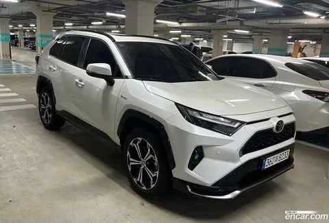 Toyota RAV4 2025 buy in Moscow