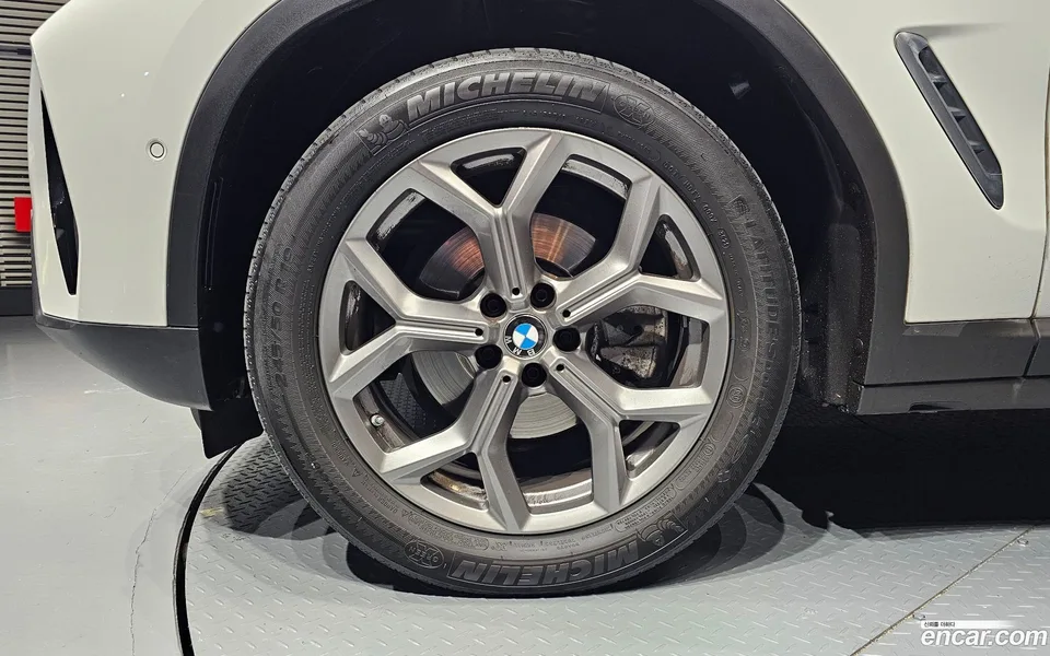 BMW X4 xDrive20i xLine 2022 — миниатюра 5