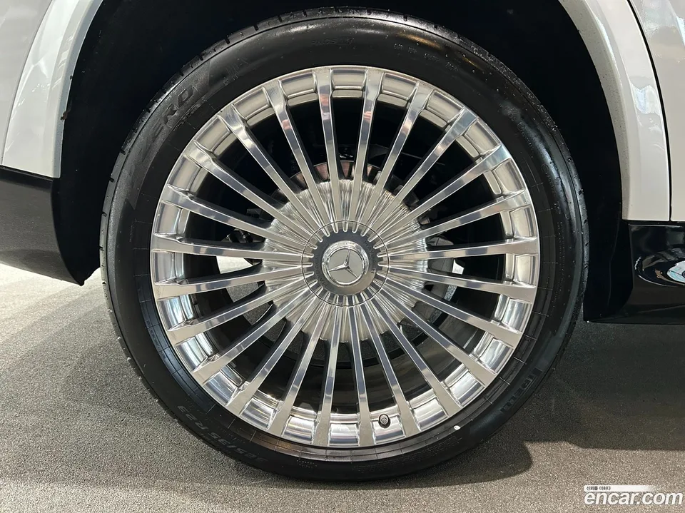 Mercedes-Benz GLS-Class GLS600 4MATIC 2025 — thumbnail 2