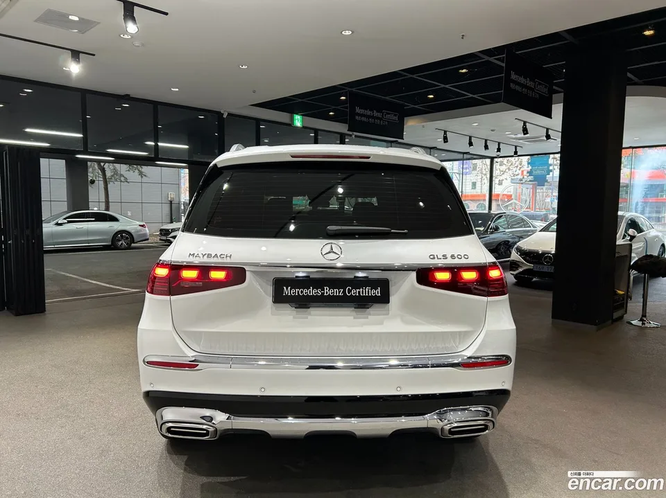 Mercedes-Benz GLS-Class GLS600 4MATIC 2025 — thumbnail 4