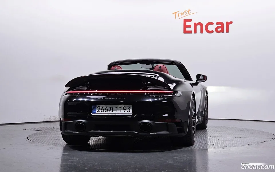 Porsche 911 (992) GTS 2023 — миниатюра 4