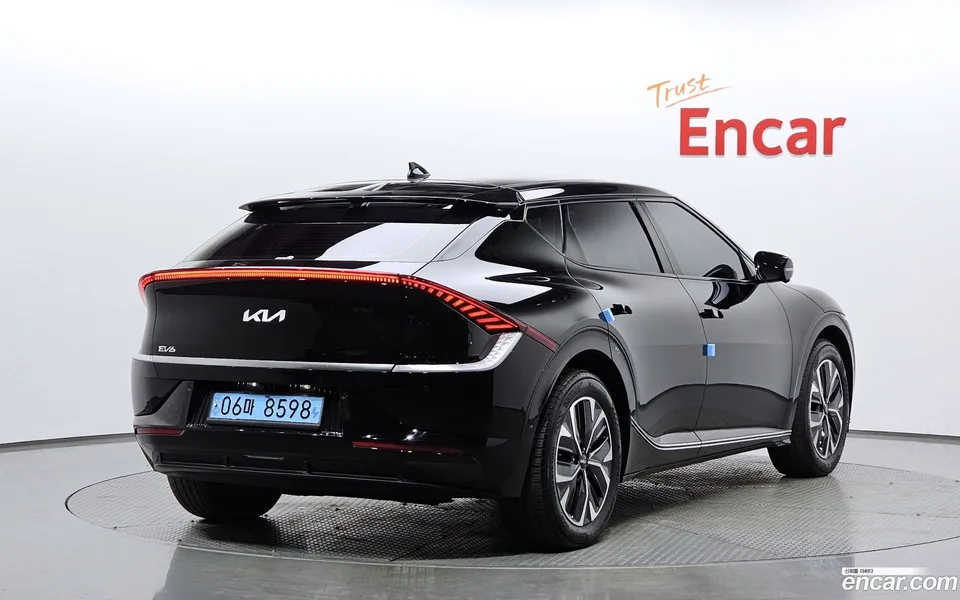 Kia EV6 2022 — миниатюра 2