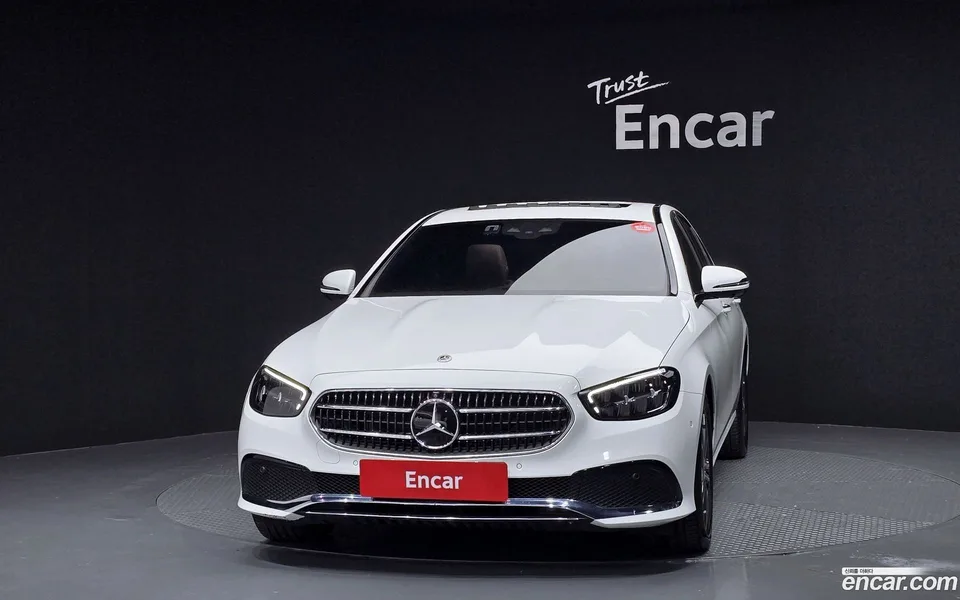 Mercedes-Benz E-Class E250 2023 — миниатюра 3