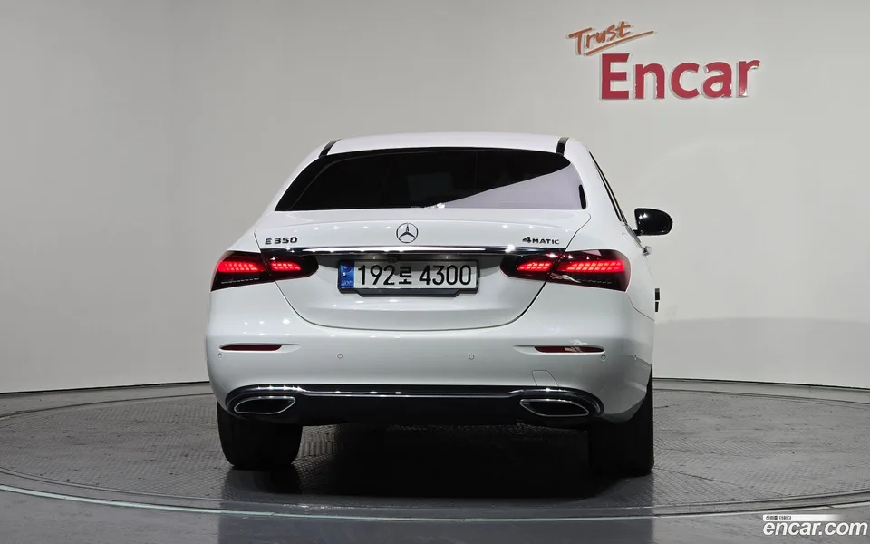 Mercedes-Benz E-Class E350 4MATIC 2022 — миниатюра 4