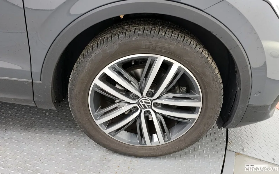 Volkswagen Tiguan 2.0 TDI 2023 — миниатюра 5