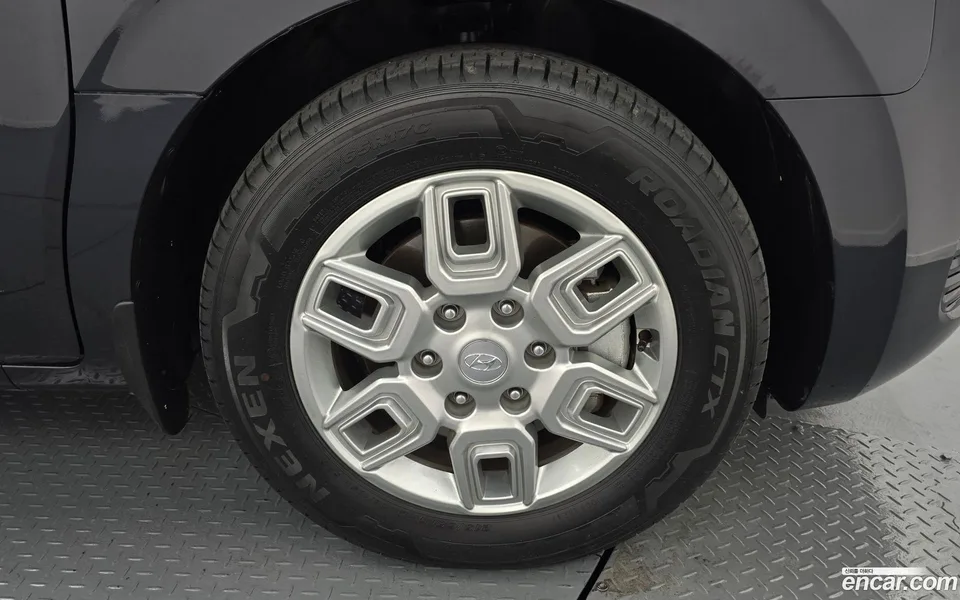 Hyundai Staria L3.5 5 2024 — миниатюра 2