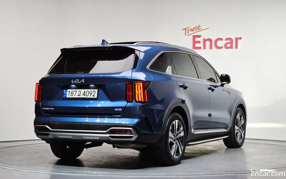 Kia Sorento HEV 1.6 2WD 2023 — миниатюра 2