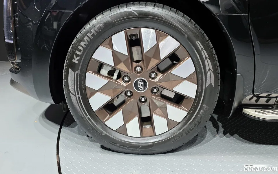 Hyundai Staria 4WD 9 2022 — миниатюра 2