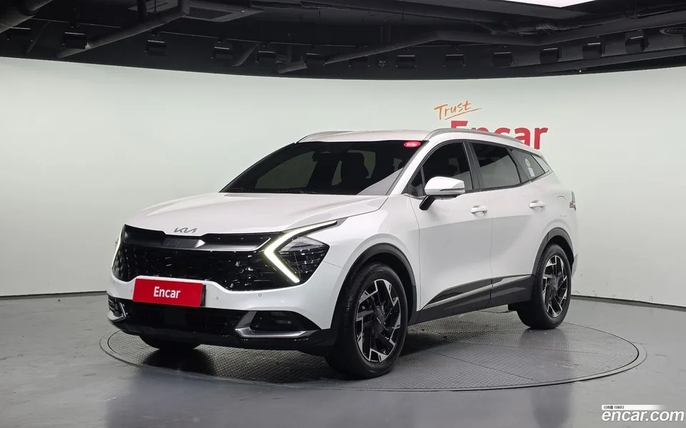 Kia Sportage 1.6 2WD 2023 — фото 1, купить с доставкой в Москву