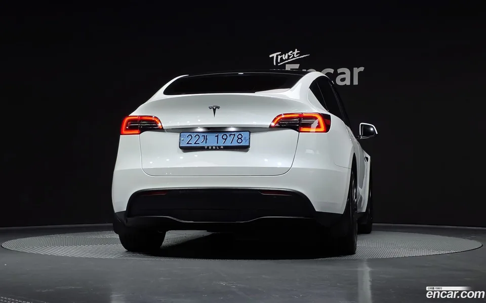 Tesla Model Y RWD 2024 — миниатюра 4