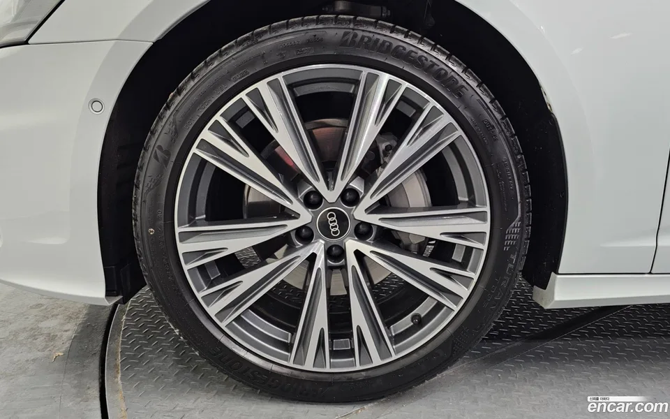 Audi A6 45 TFSI 2023 — миниатюра 5