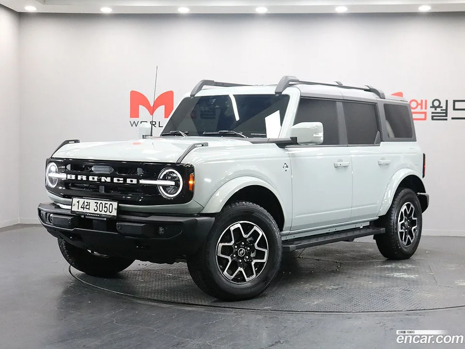 Ford Bronco 2.7 2023 — фото 1, купить с доставкой в Москву