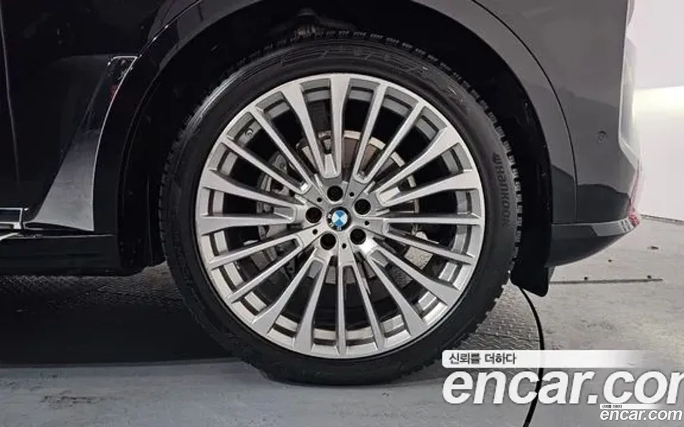 BMW X7 xDrive 40i 6 2023 — миниатюра 2
