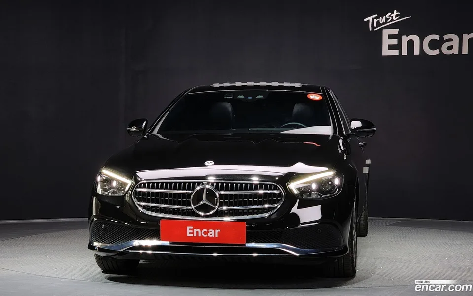 Mercedes-Benz E-Class E350 4MATIC 2022 — миниатюра 3