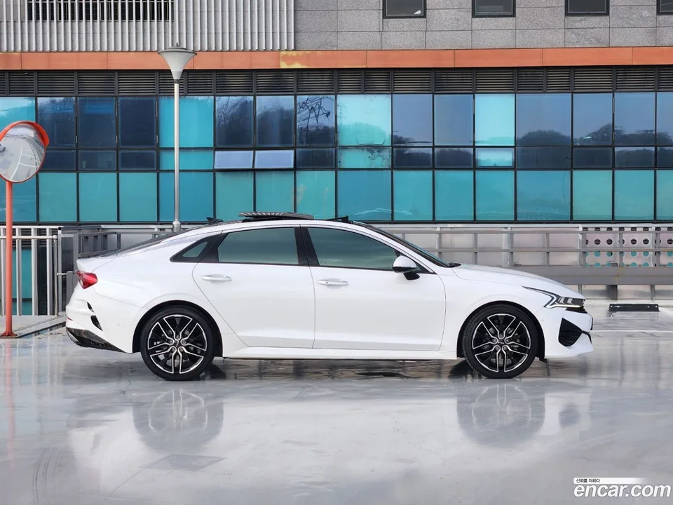 Kia K5 1.6 2023 — миниатюра 2