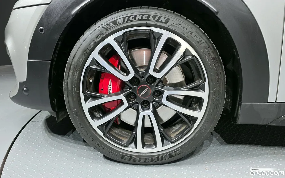 MINI Cooper S Countryman JCW 2023 — миниатюра 5