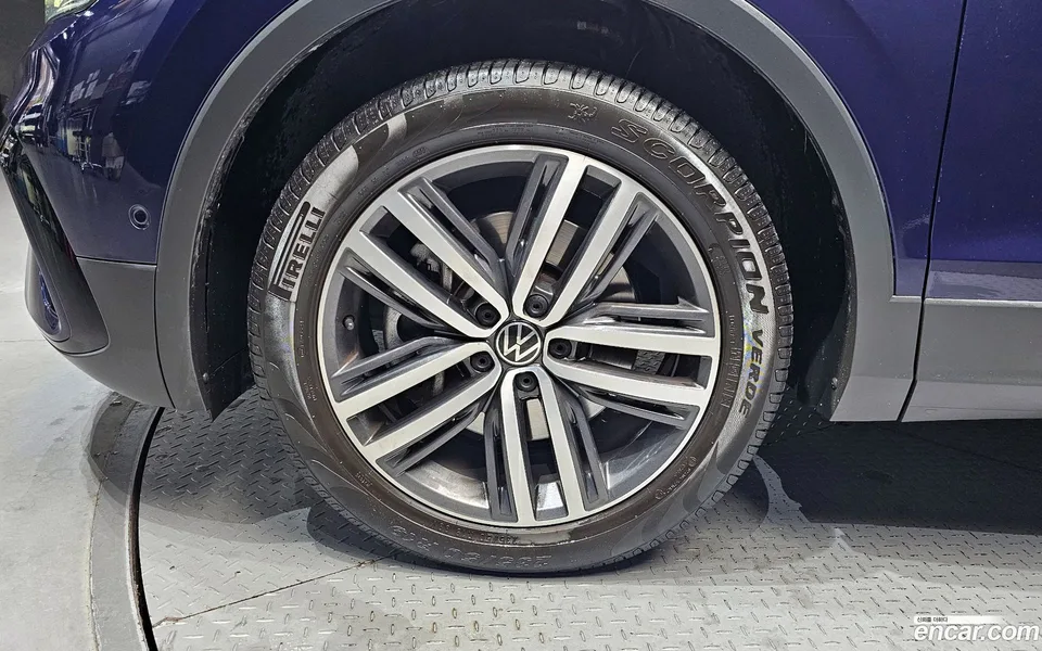 Volkswagen Tiguan Allspace 2.0 TSI 2023 — миниатюра 5