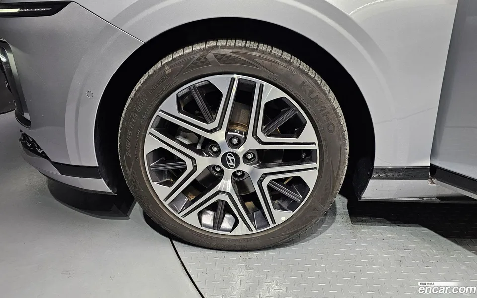 Hyundai Grandeur 2.5 2WD 2023 — миниатюра 2