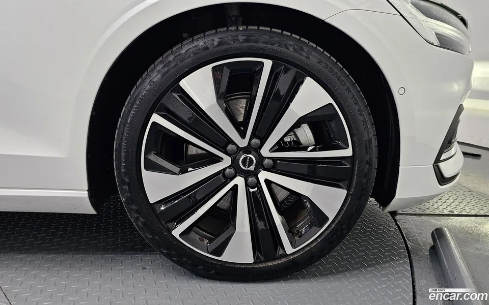 Volvo S60 B5 2024 — миниатюра 2