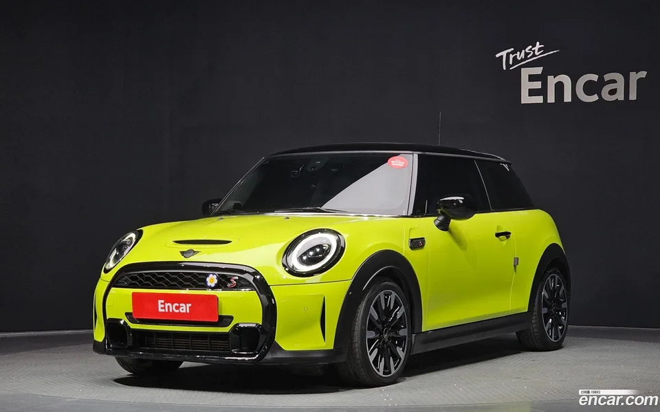 MINI Cooper S 2023 — фото 1, купить с доставкой в Москву
