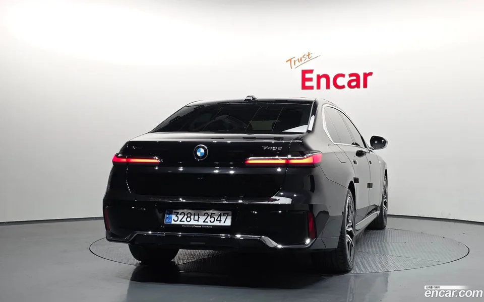 BMW 7 Series 740d xDrive M 2025 — миниатюра 4