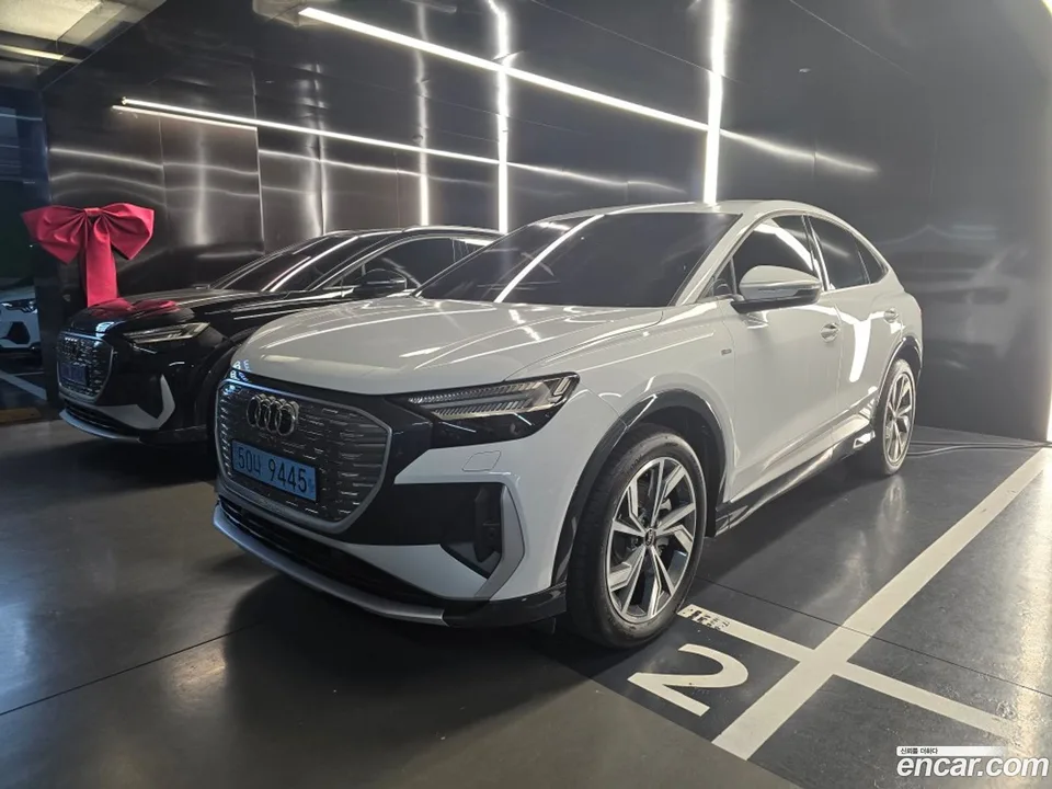 Audi Q4 e-tron 40 2023 — миниатюра 3