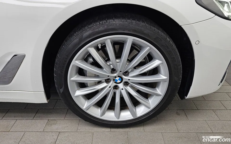BMW 5 Series 530i xDrive 2023 — миниатюра 2
