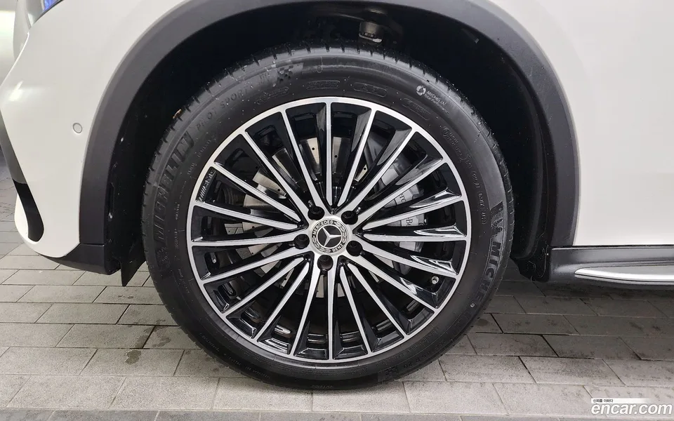 Mercedes-Benz GLC-Class GLC300 4MATIC AMG Line 2024 — миниатюра 5