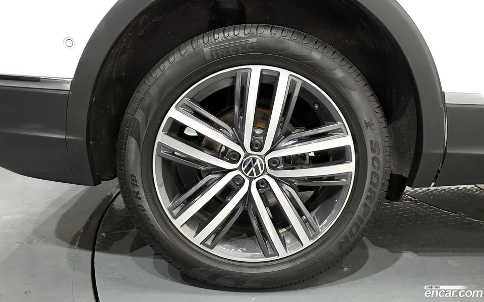 Volkswagen Tiguan Allspace 2.0 TSI 2024 — миниатюра 5