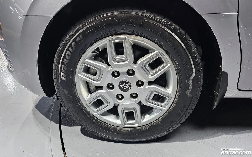 Hyundai Staria 4WD 9 2024 — миниатюра 2