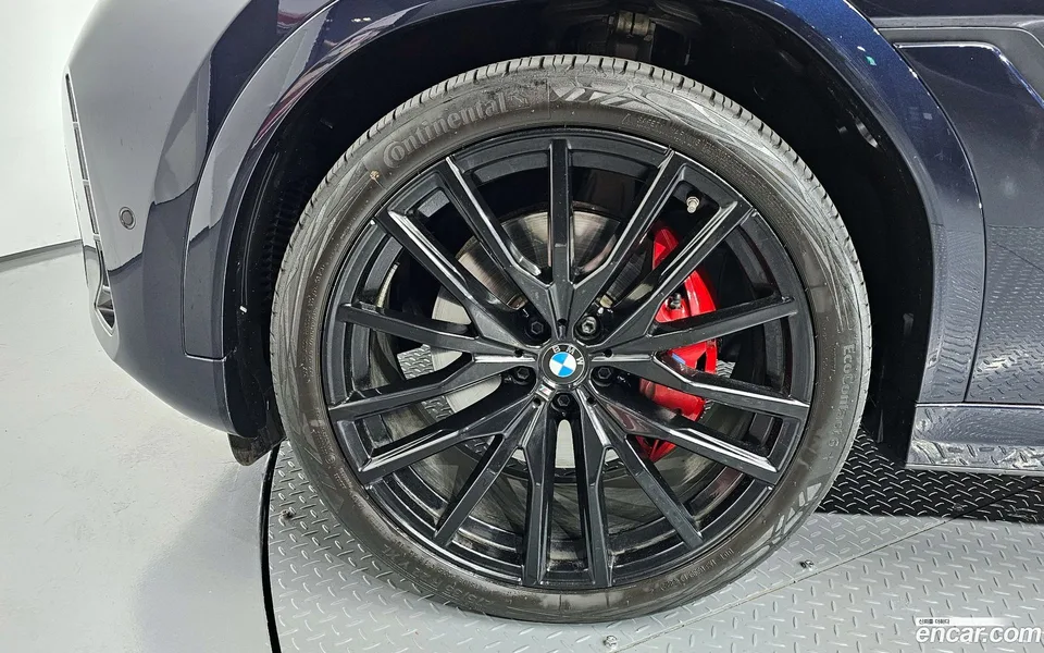 BMW X6 xDrive40d M 2025 — миниатюра 2