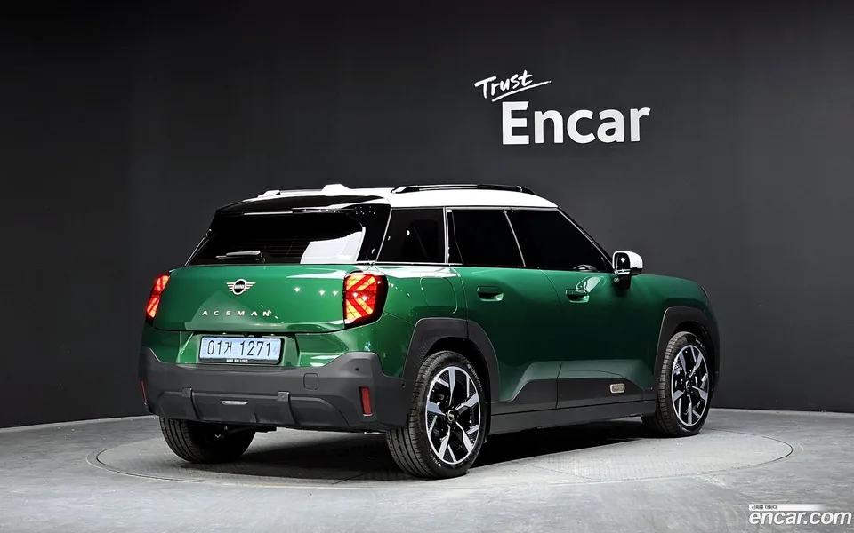 MINI Aceman E 2025 — миниатюра 2