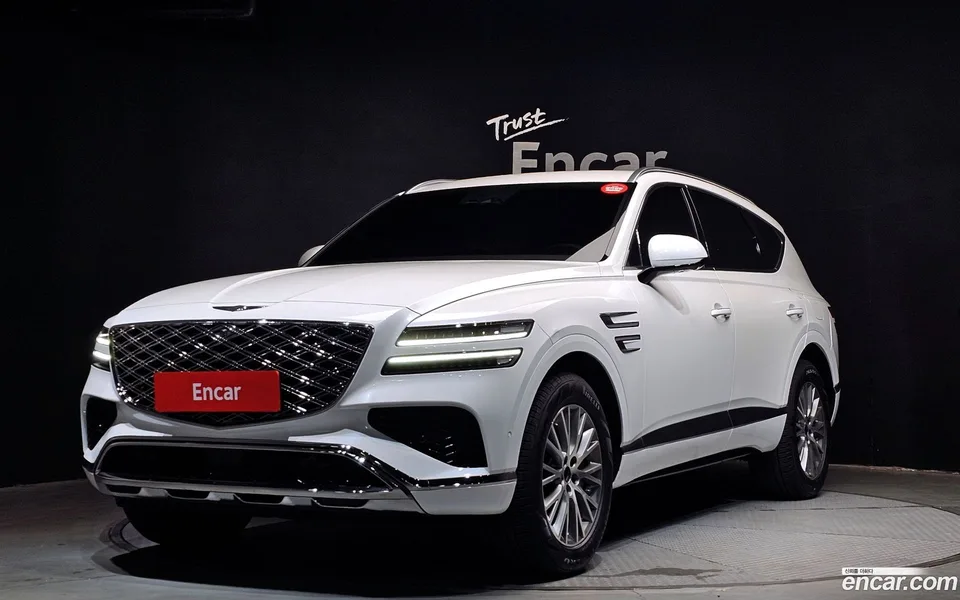 Genesis GV80 2.5T 2WD 2025 — фото 1, купить с доставкой в Москву