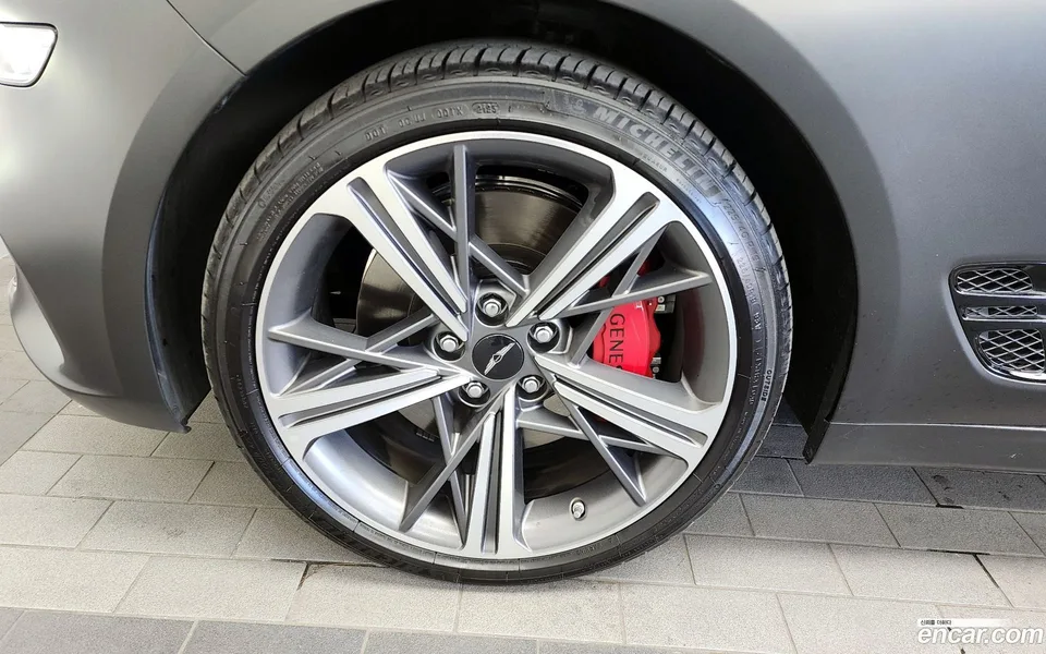 Genesis G70 2.5T 2WD 2023 — миниатюра 2