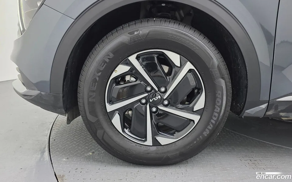 Kia Sportage Hybrid 2WD 2024 — миниатюра 5