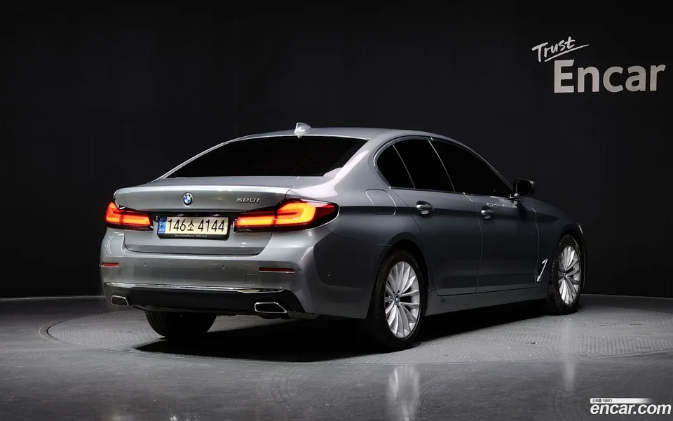 BMW 5 Series 520i 2022 — миниатюра 2