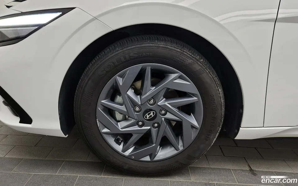 Hyundai Avante CN7 1.6 2023 — миниатюра 2