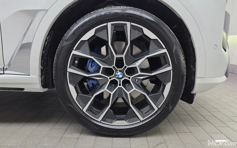 BMW X7 xDrive 40i M 6 2025 — миниатюра 2