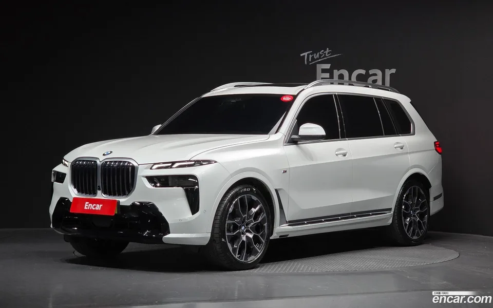 BMW X7 xDrive 40i M 6 2025 — фото 1, купить с доставкой в Москву