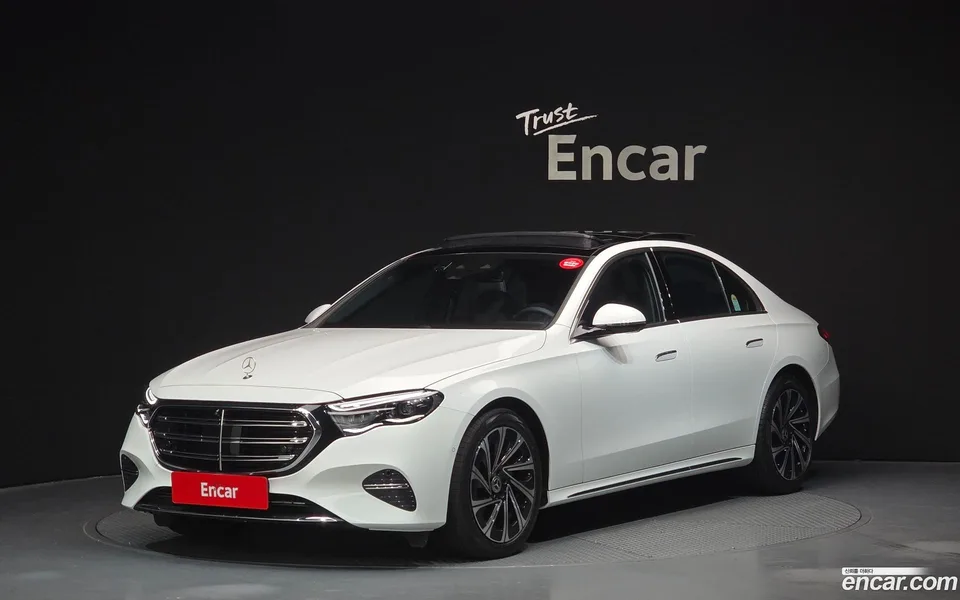 Mercedes-Benz E-Class E300 4MATIC 2025 — фото 1, купить с доставкой в Москву