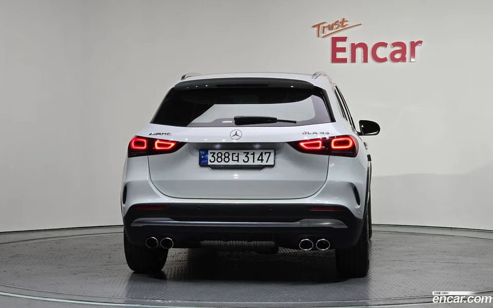 Mercedes-Benz GLA-Class GLA45 AMG 4MATIC+ 2023 — миниатюра 4
