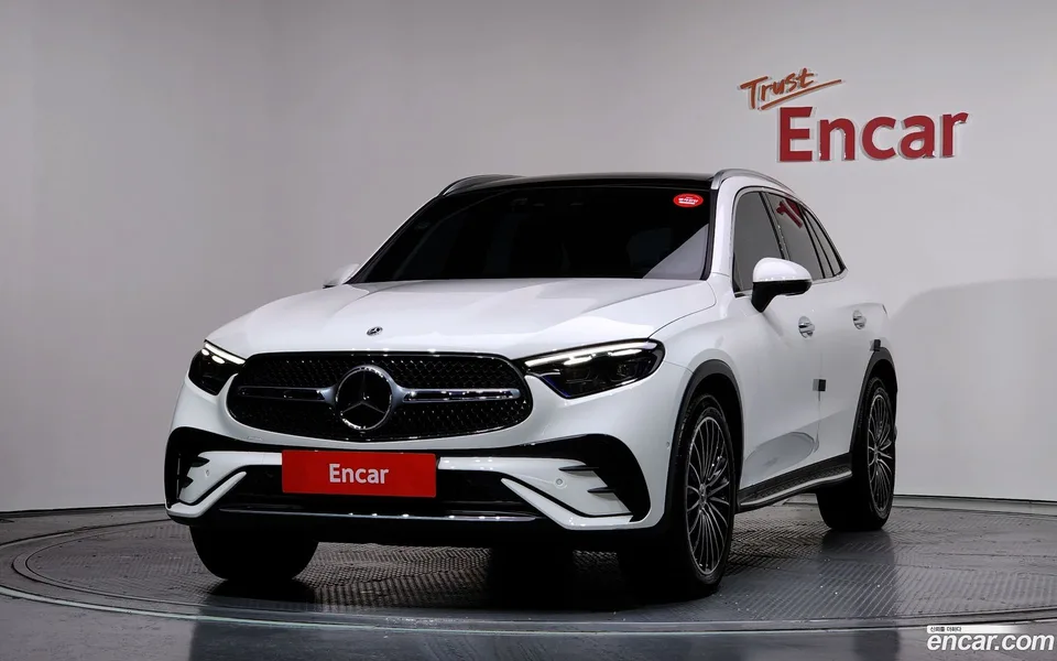 Mercedes-Benz GLC-Class GLC300 4MATIC AMG Line 2024 — фото 1, купить с доставкой в Москву