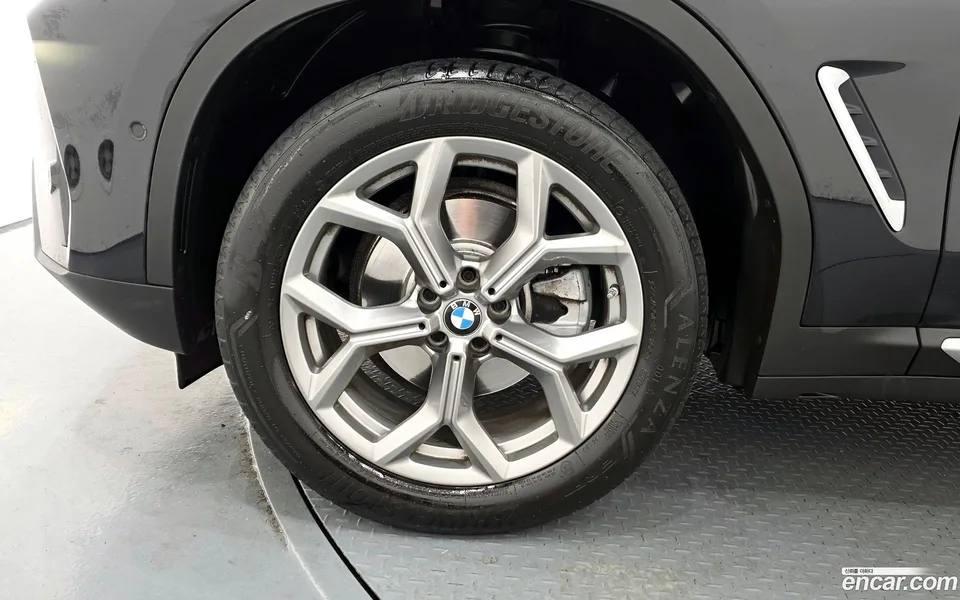BMW X4 xDrive20i xLine 2022 — миниатюра 2
