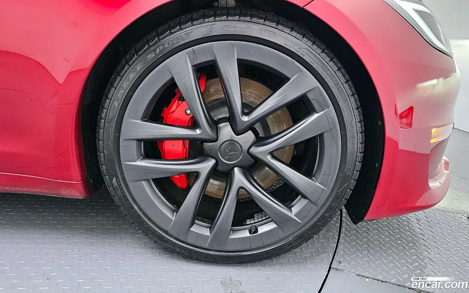 Tesla Model S 2023 — миниатюра 2