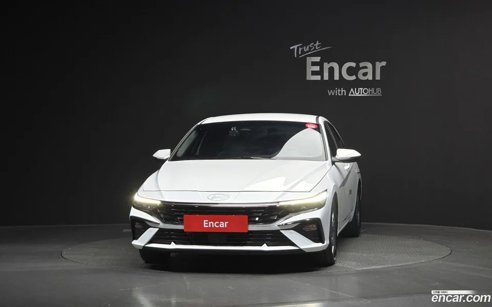 Hyundai Avante CN7 Hybrid 2024 — миниатюра 3